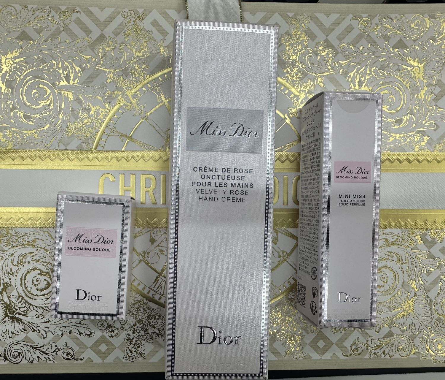 DIOR迪奥限定护手霜香膏套盒（50ml护手霜+花漾甜心固体香膏棒+5ml香水）